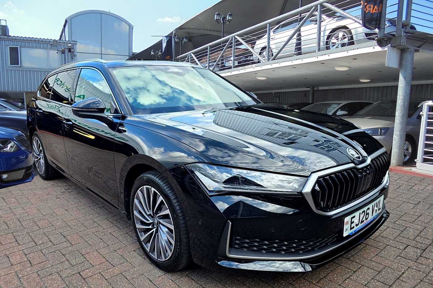 Main listing image - Skoda Superb