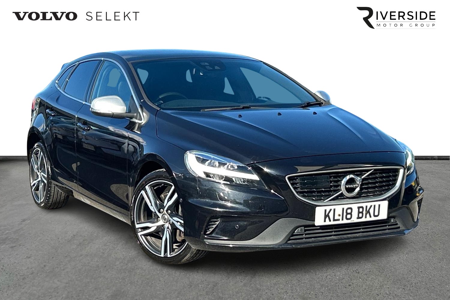 Main listing image - Volvo V40