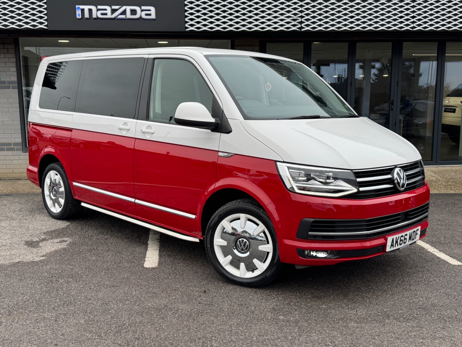 Main listing image - Volkswagen Caravelle