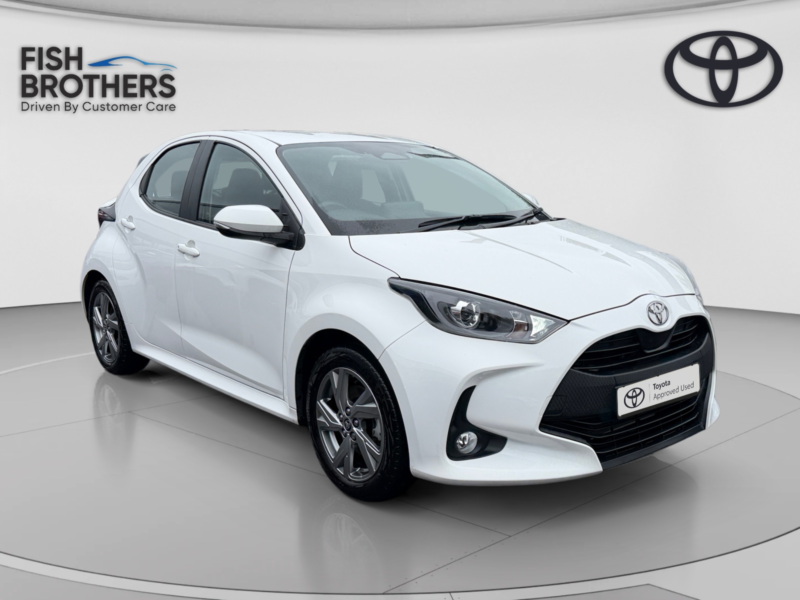 Main listing image - Toyota Yaris