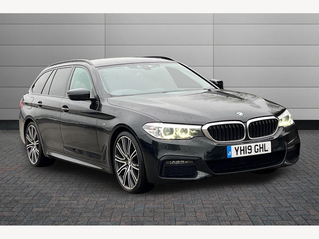 Main listing image - BMW 5 Series Touring