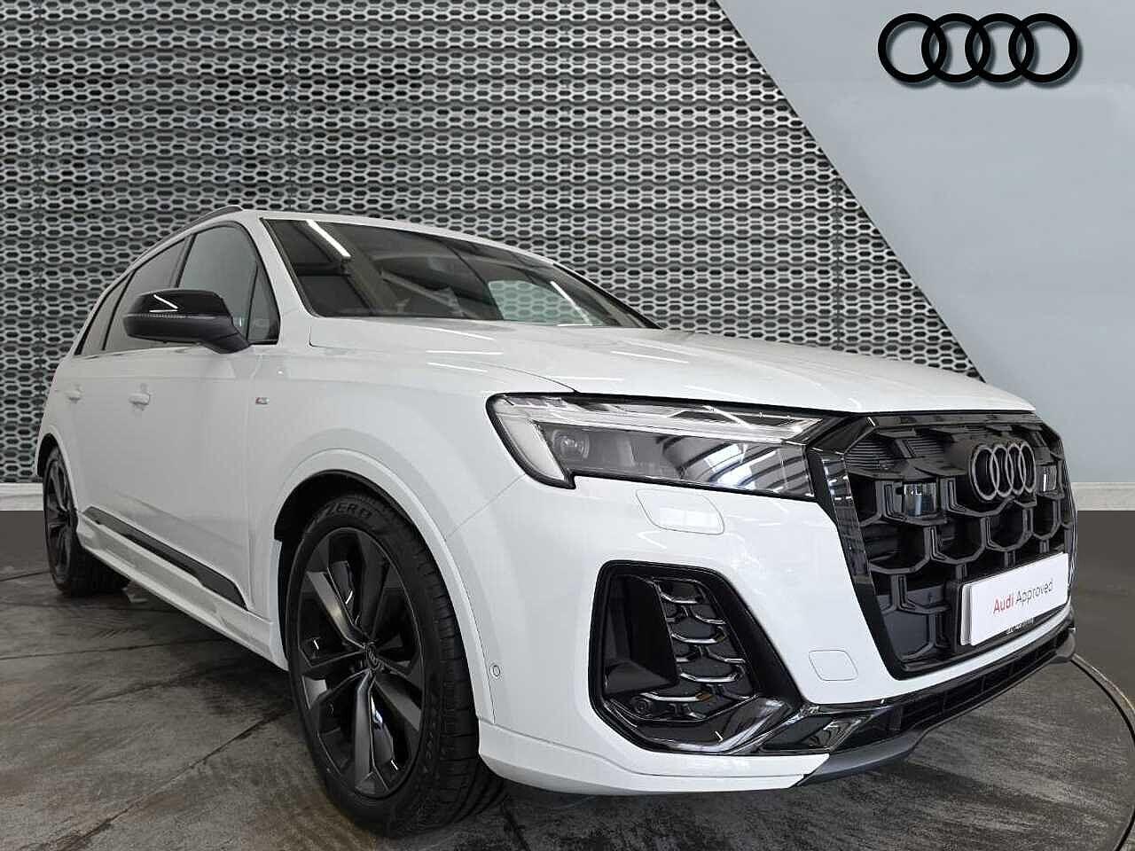 Main listing image - Audi Q7