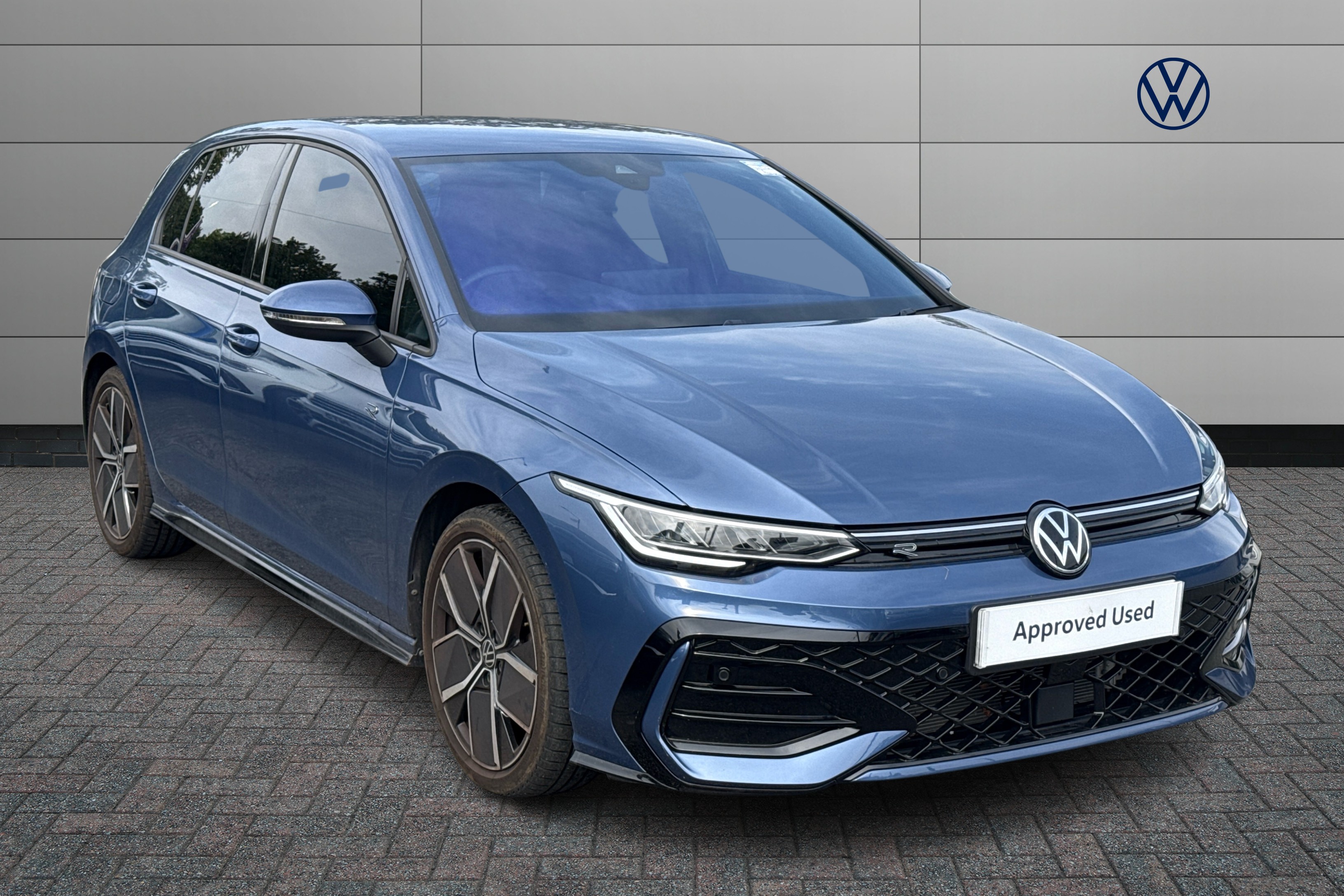 Main listing image - Volkswagen Golf