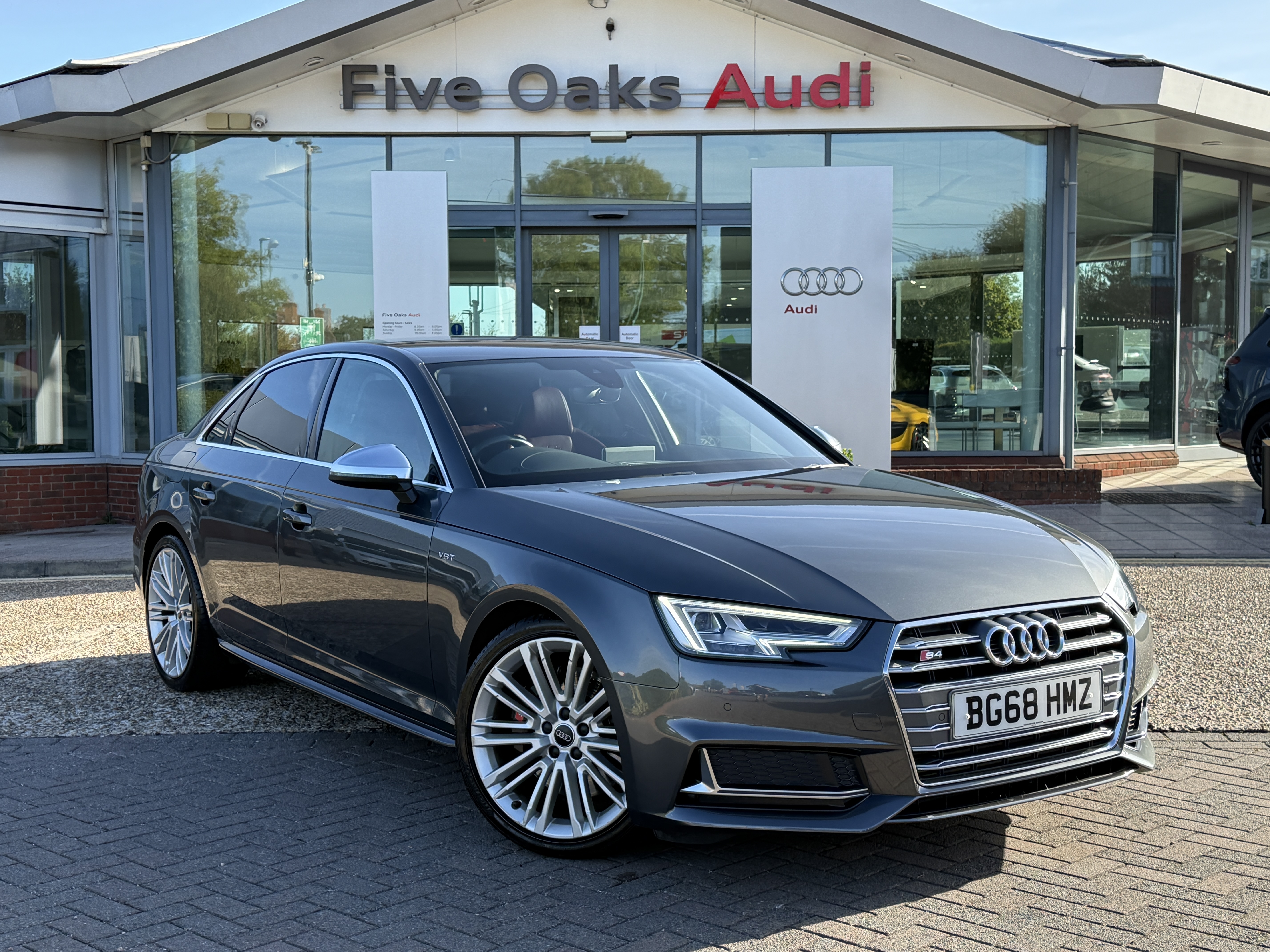 Main listing image - Audi A4