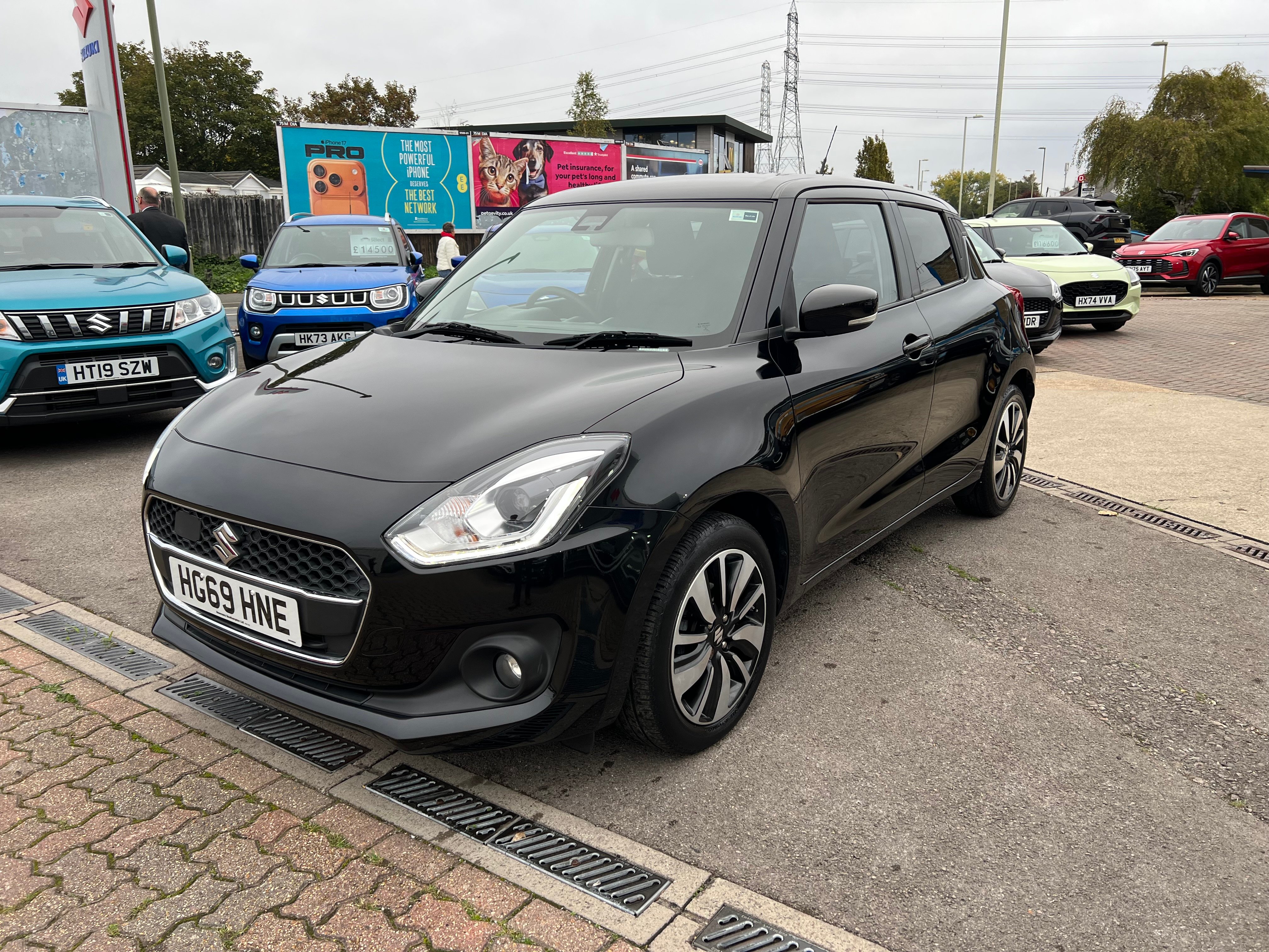 Main listing image - Suzuki Swift