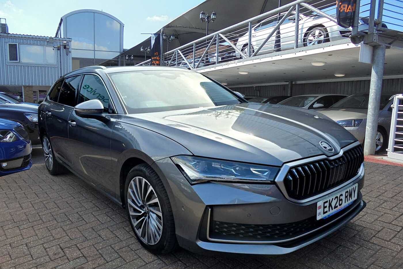 Main listing image - Skoda Superb