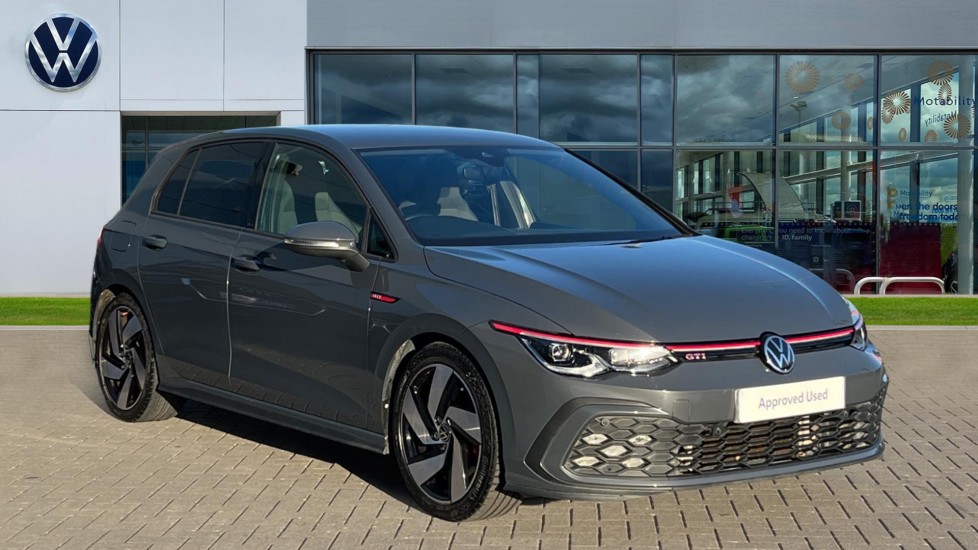 Main listing image - Volkswagen Golf