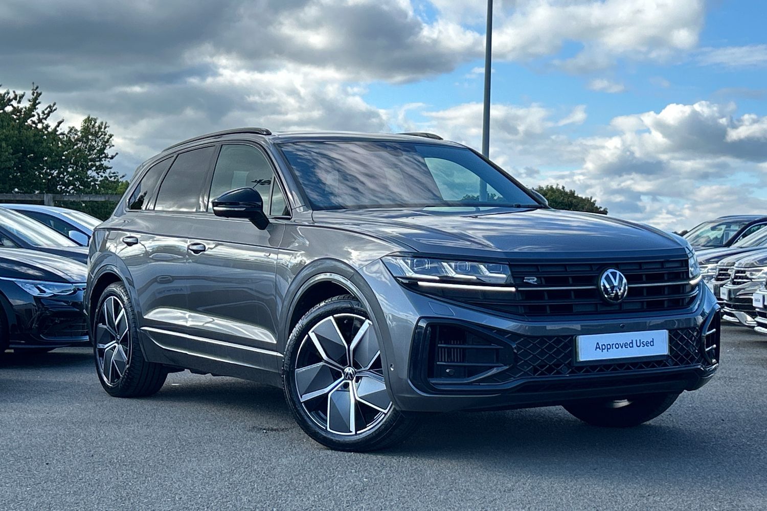 Main listing image - Volkswagen Touareg