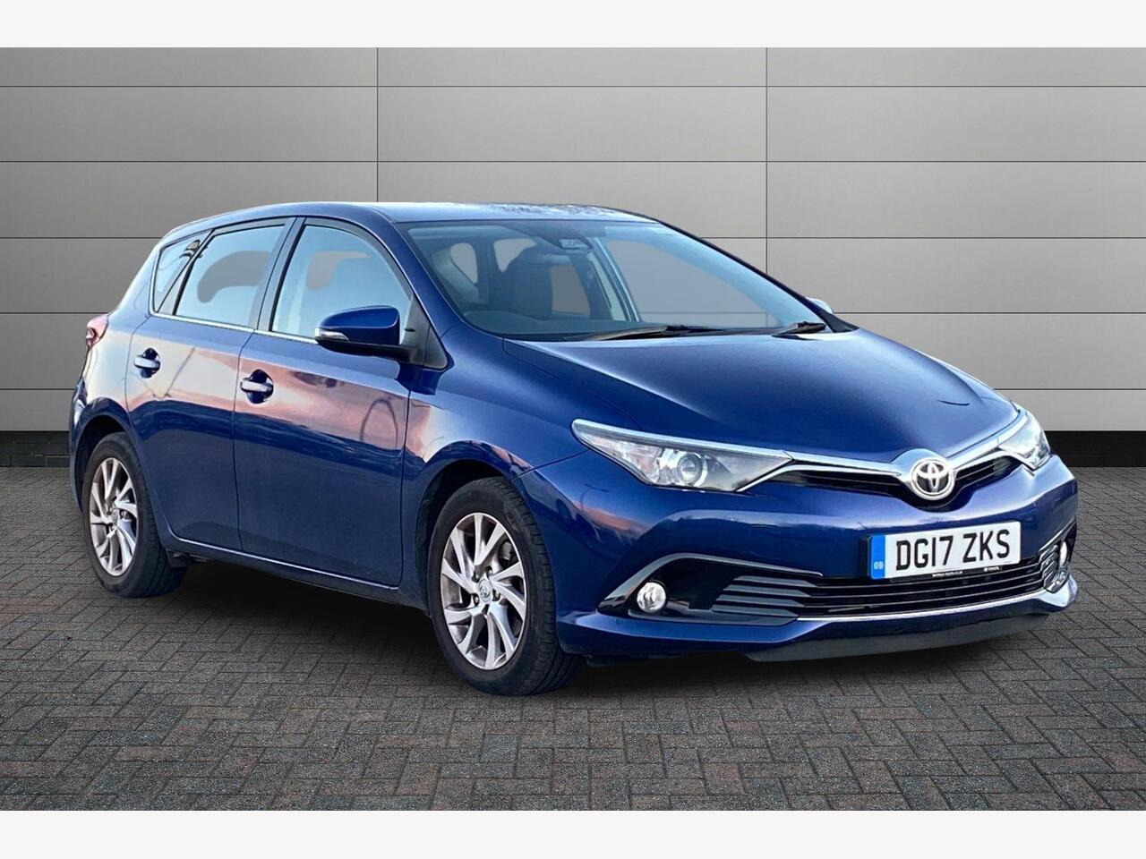 Main listing image - Toyota Auris