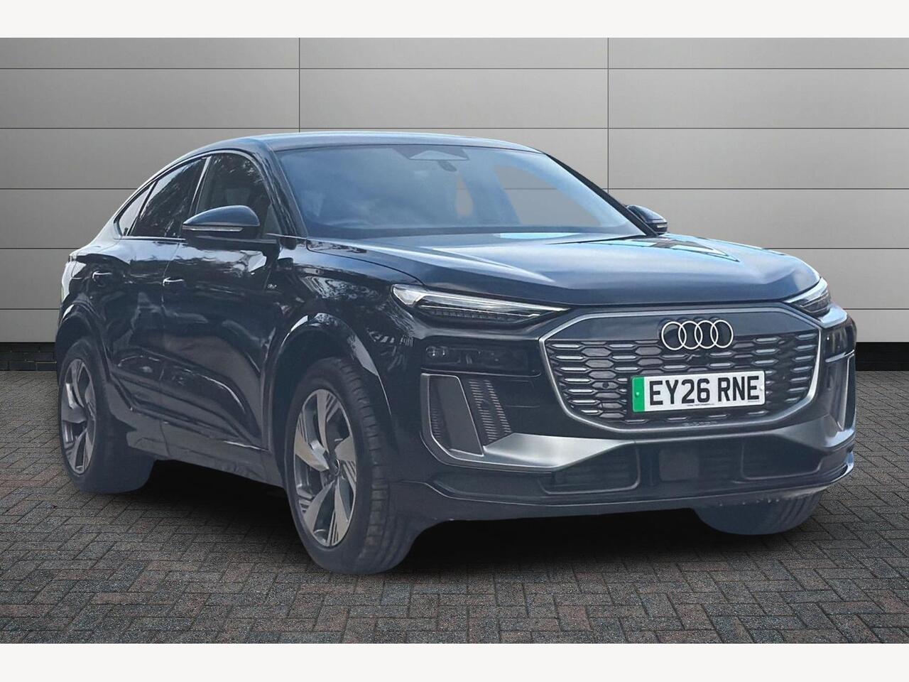 Main listing image - Audi Q6