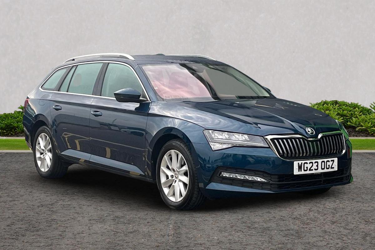 Main listing image - Skoda Superb Estate