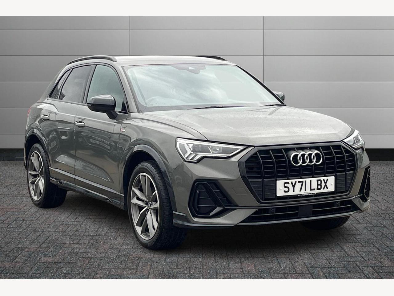 Main listing image - Audi Q3