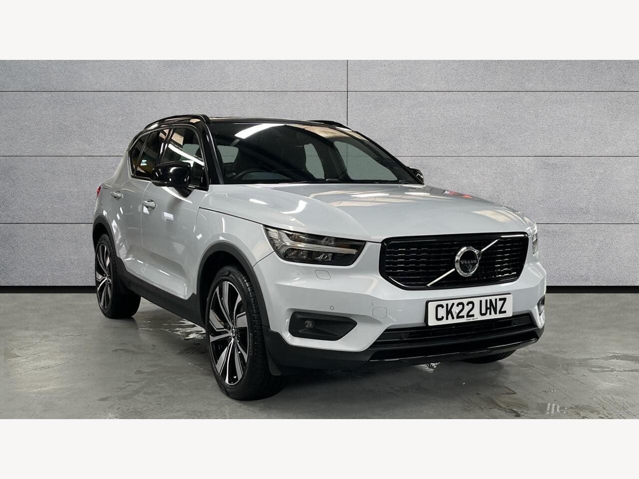 Main listing image - Volvo XC40