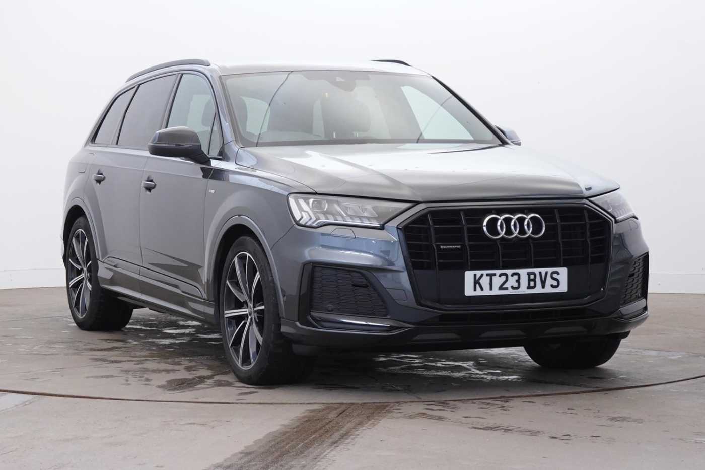 Main listing image - Audi Q7