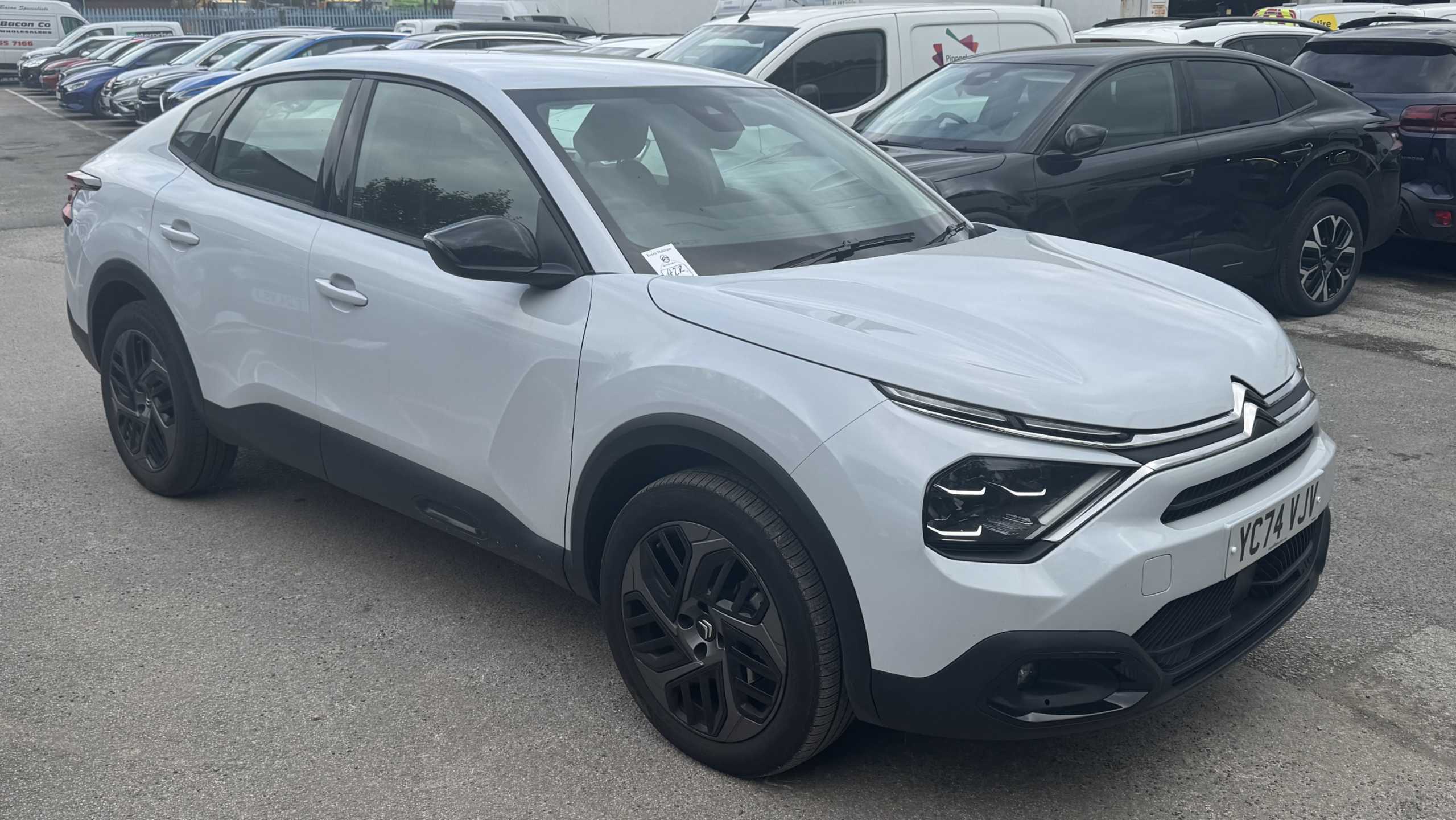 Main listing image - Citroen C4 X