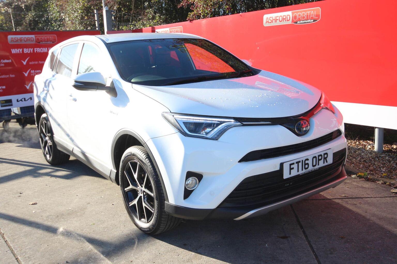Main listing image - Toyota RAV4