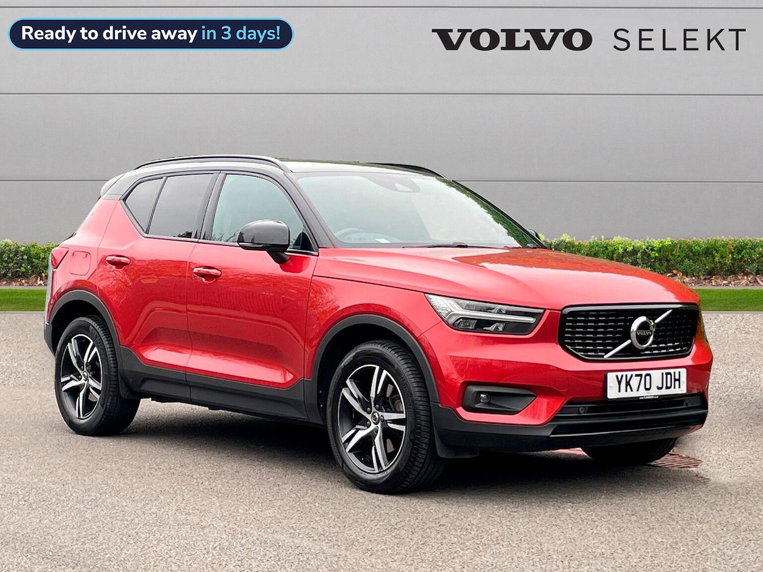 Main listing image - Volvo XC40