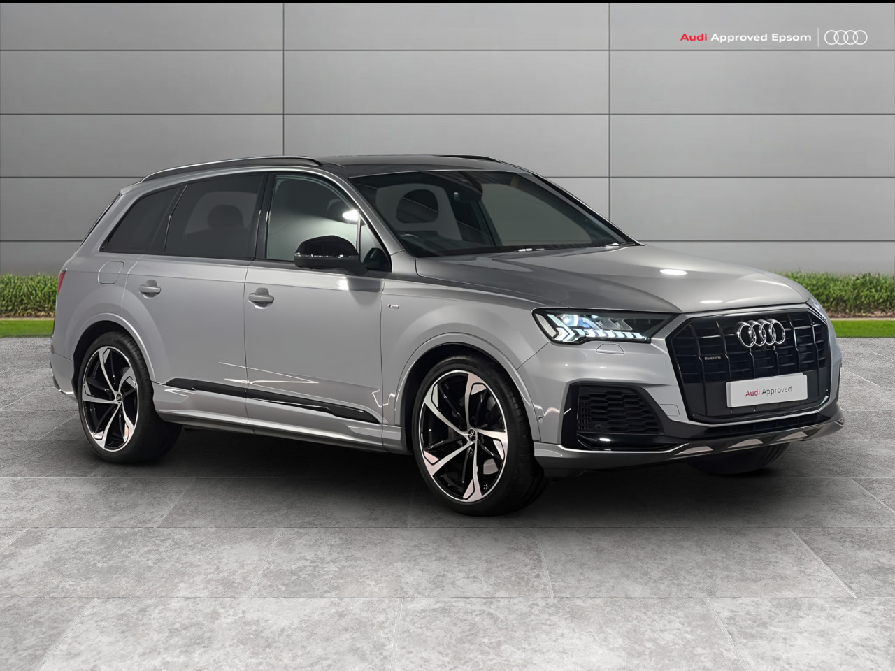 Main listing image - Audi Q7