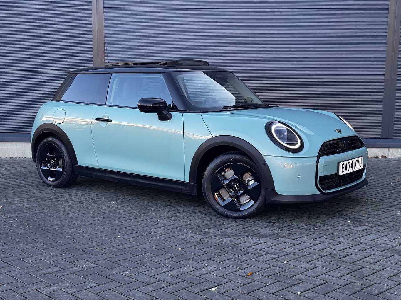 Main listing image - MINI Hatchback