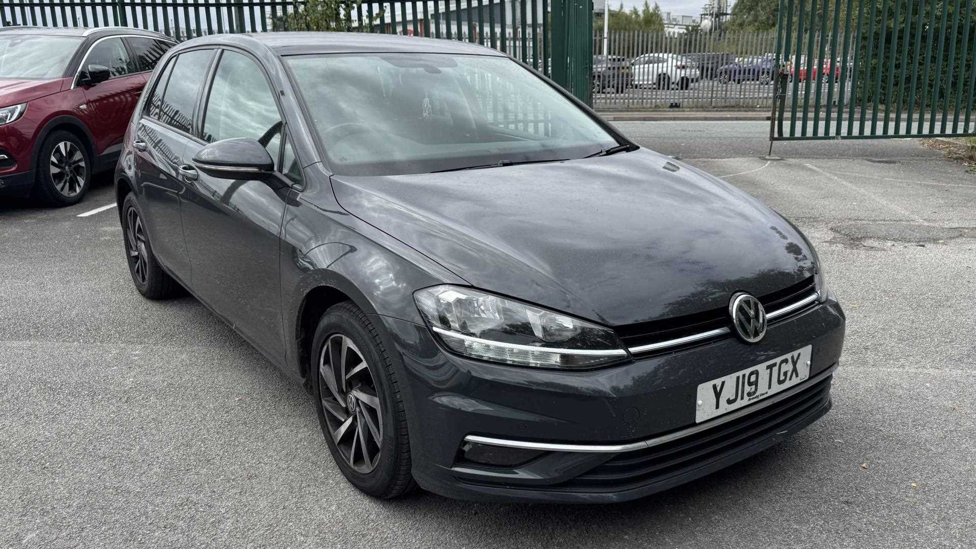 Main listing image - Volkswagen Golf