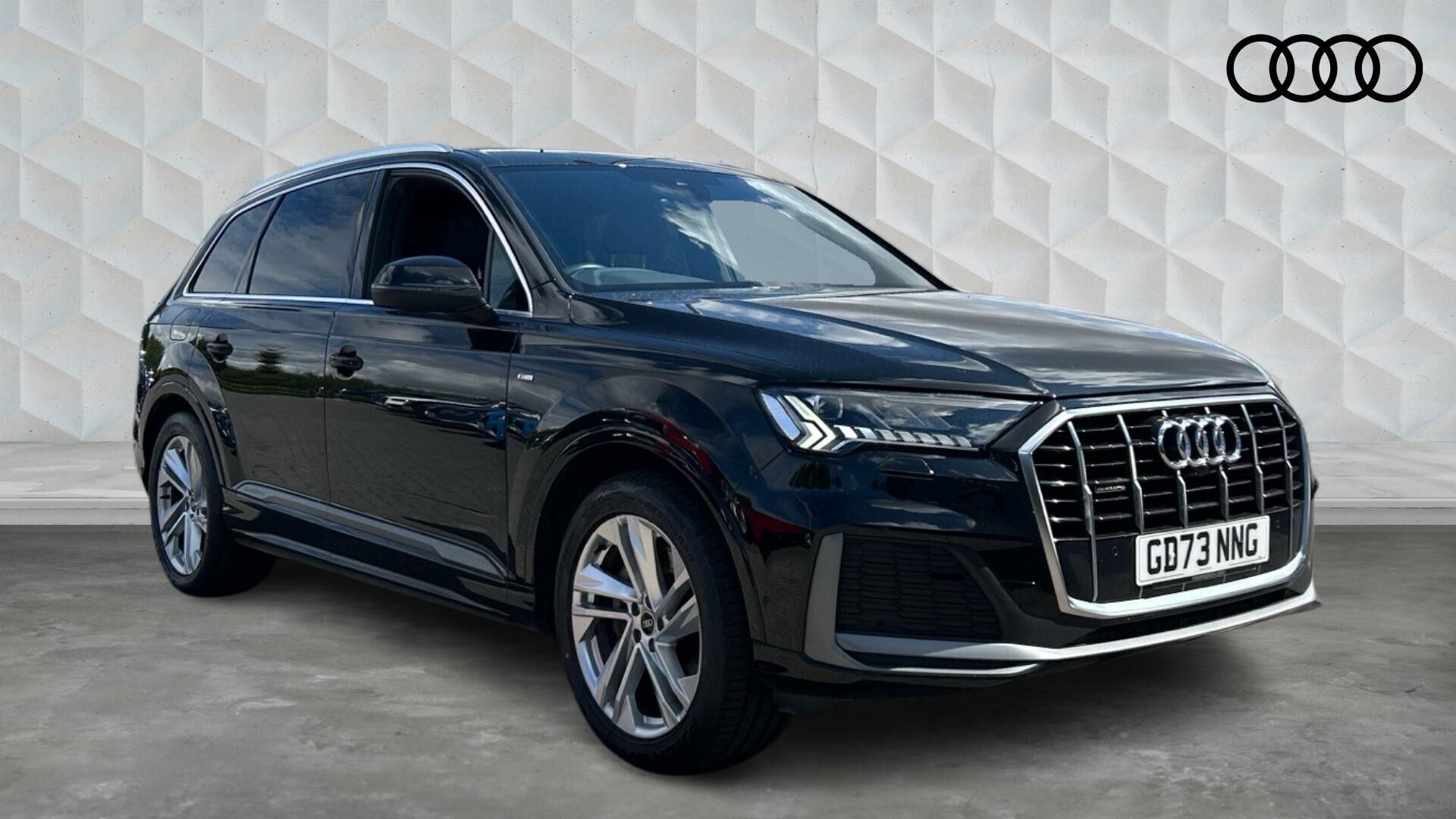 Main listing image - Audi Q7