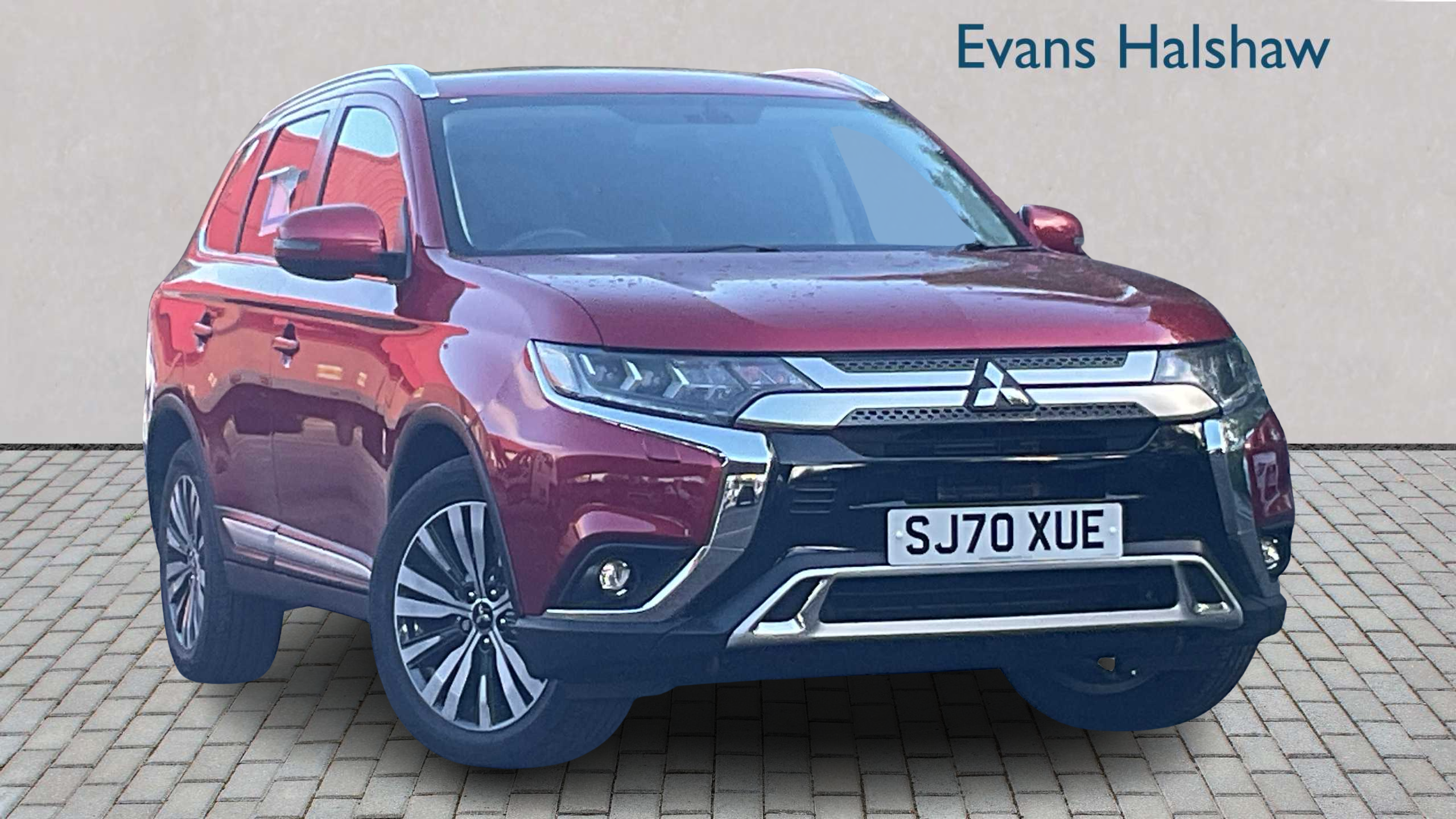 Main listing image - Mitsubishi Outlander