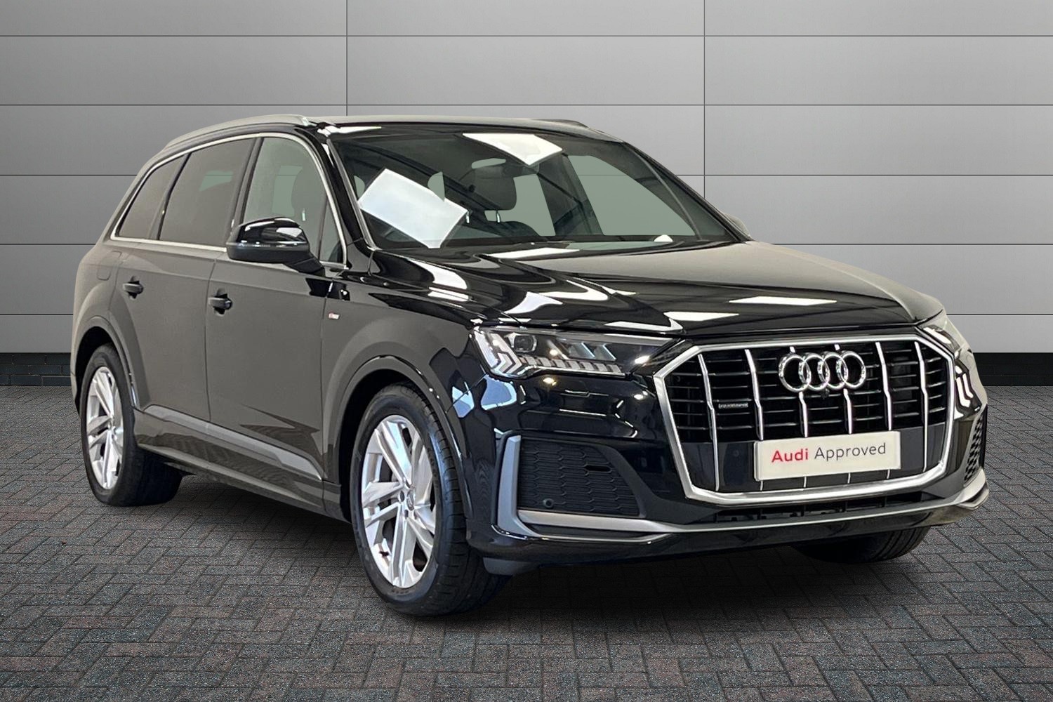 Main listing image - Audi Q7