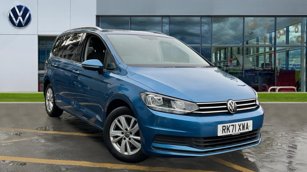 Main listing image - Volkswagen Touran