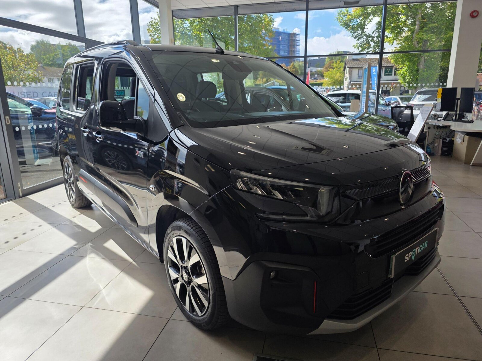 Main listing image - Citroen e-Berlingo