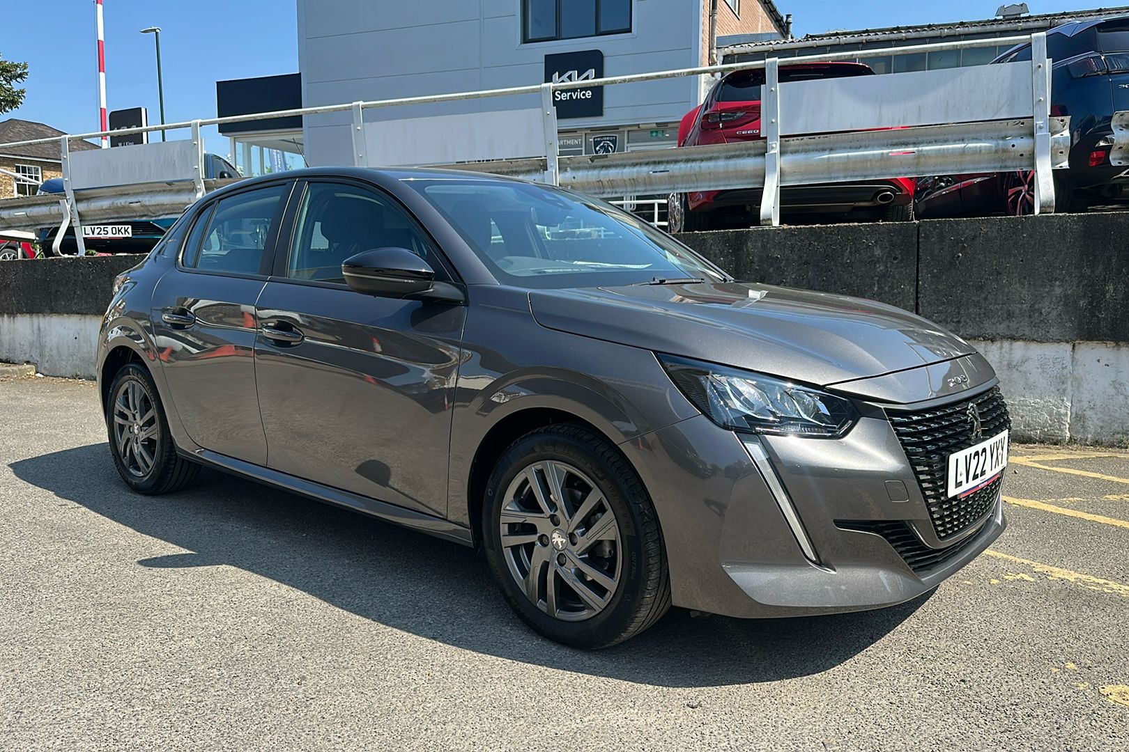Main listing image - Peugeot 208