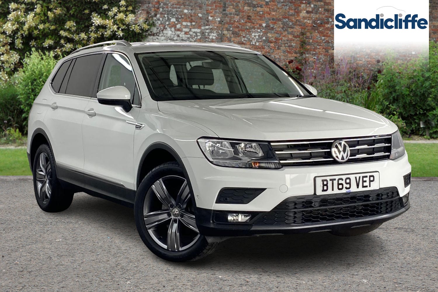 Main listing image - Volkswagen Tiguan Allspace