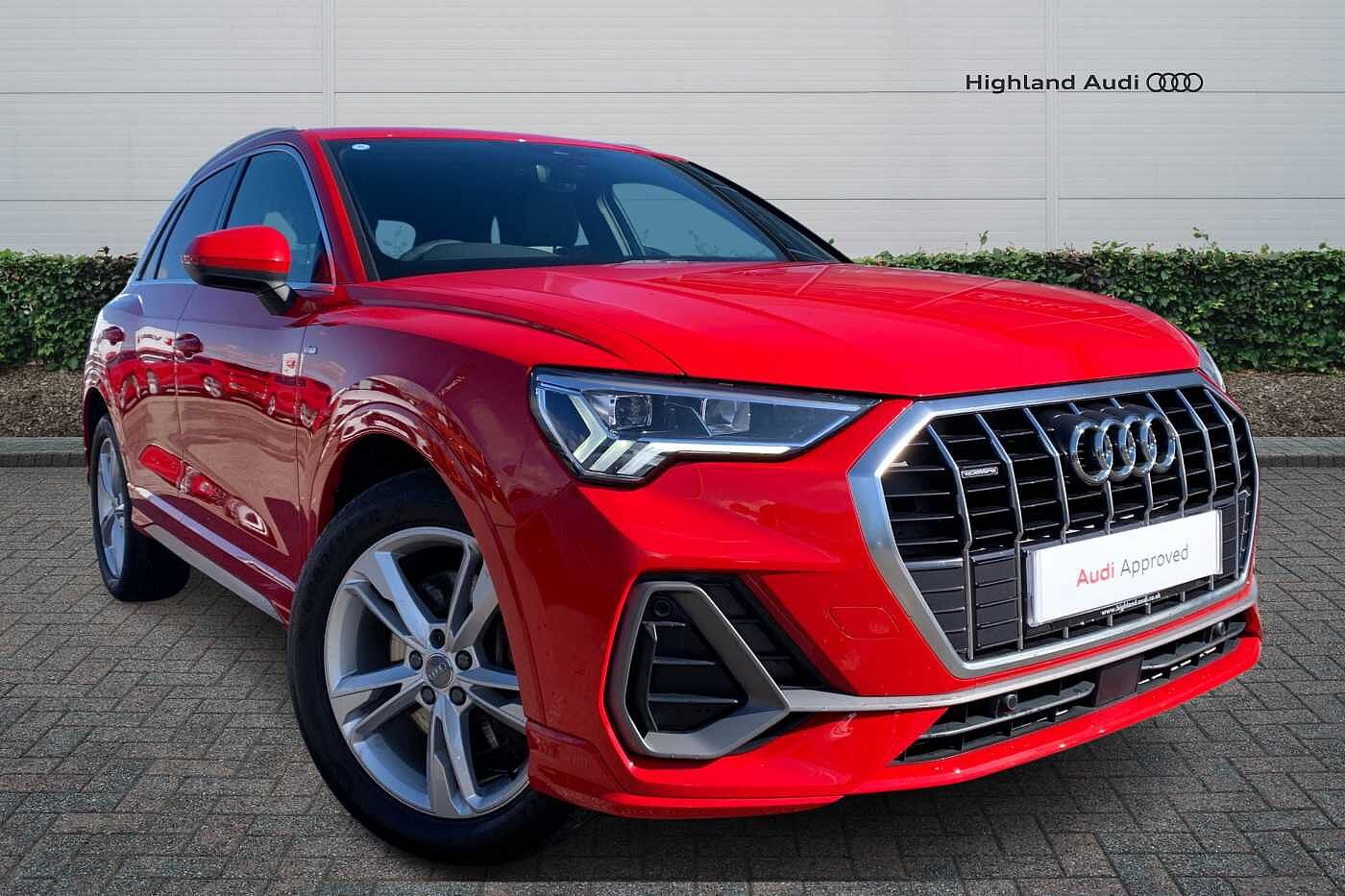 Main listing image - Audi Q3