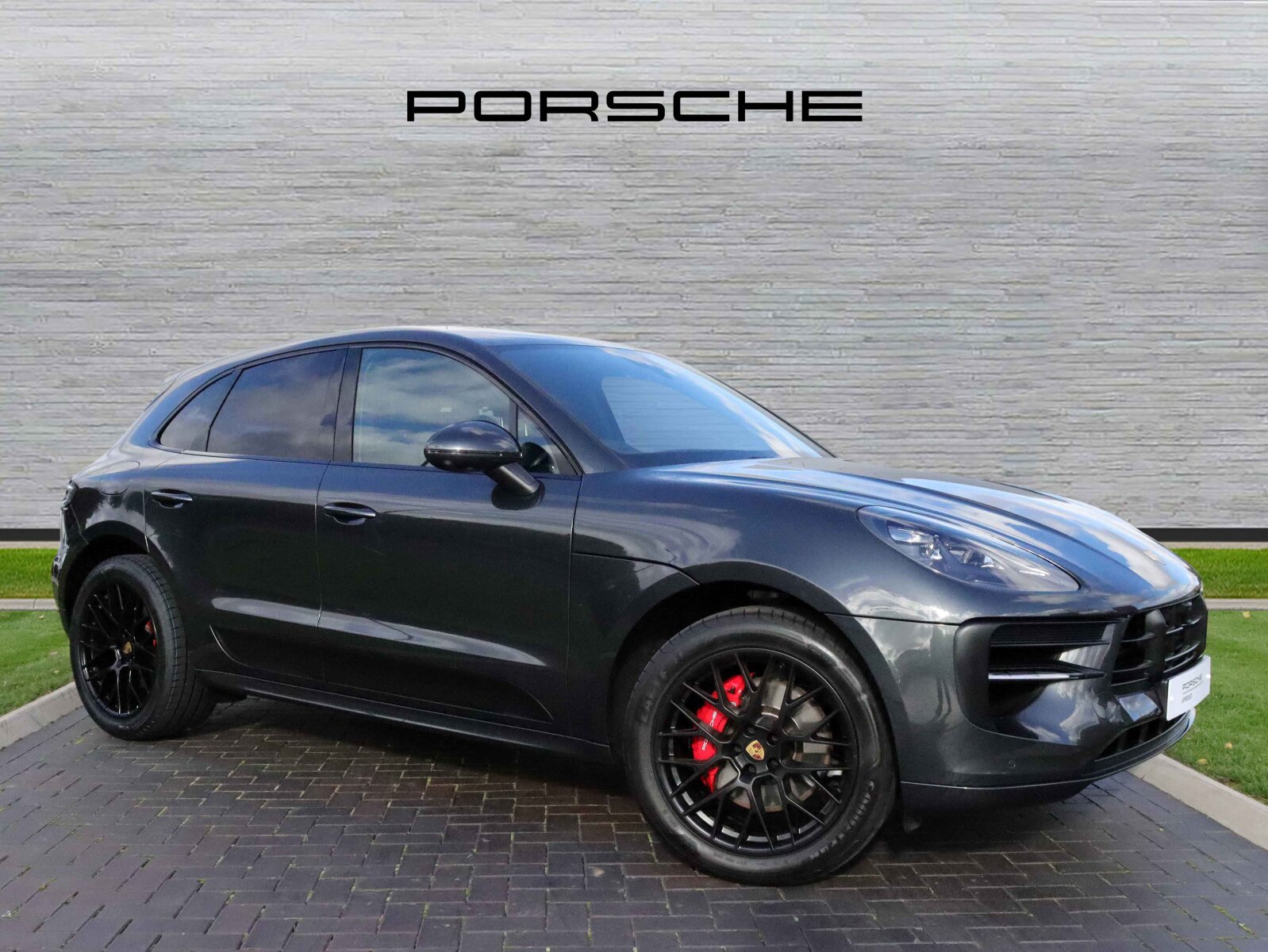 Main listing image - Porsche Macan