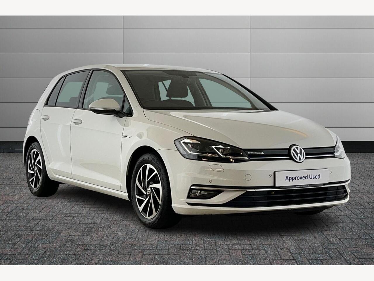 Main listing image - Volkswagen Golf