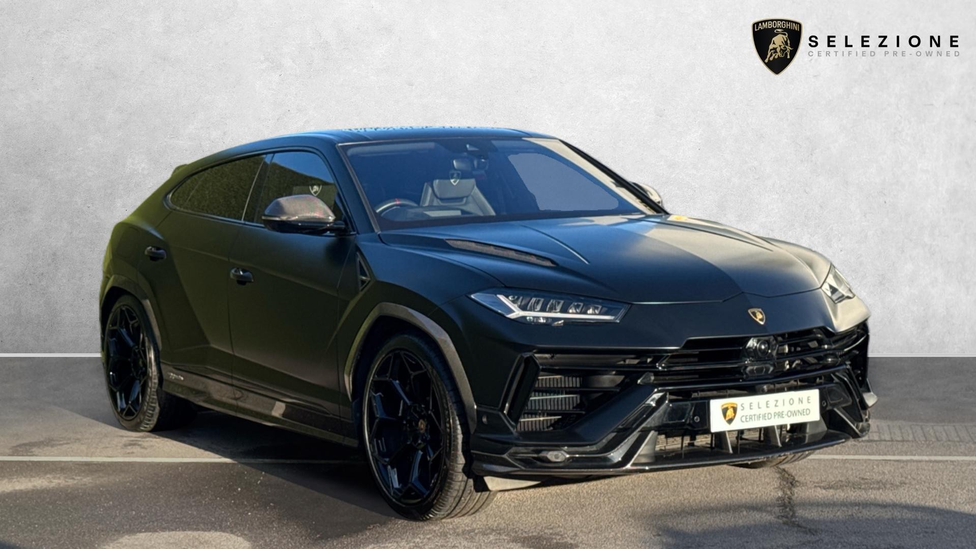 Main listing image - Lamborghini Urus