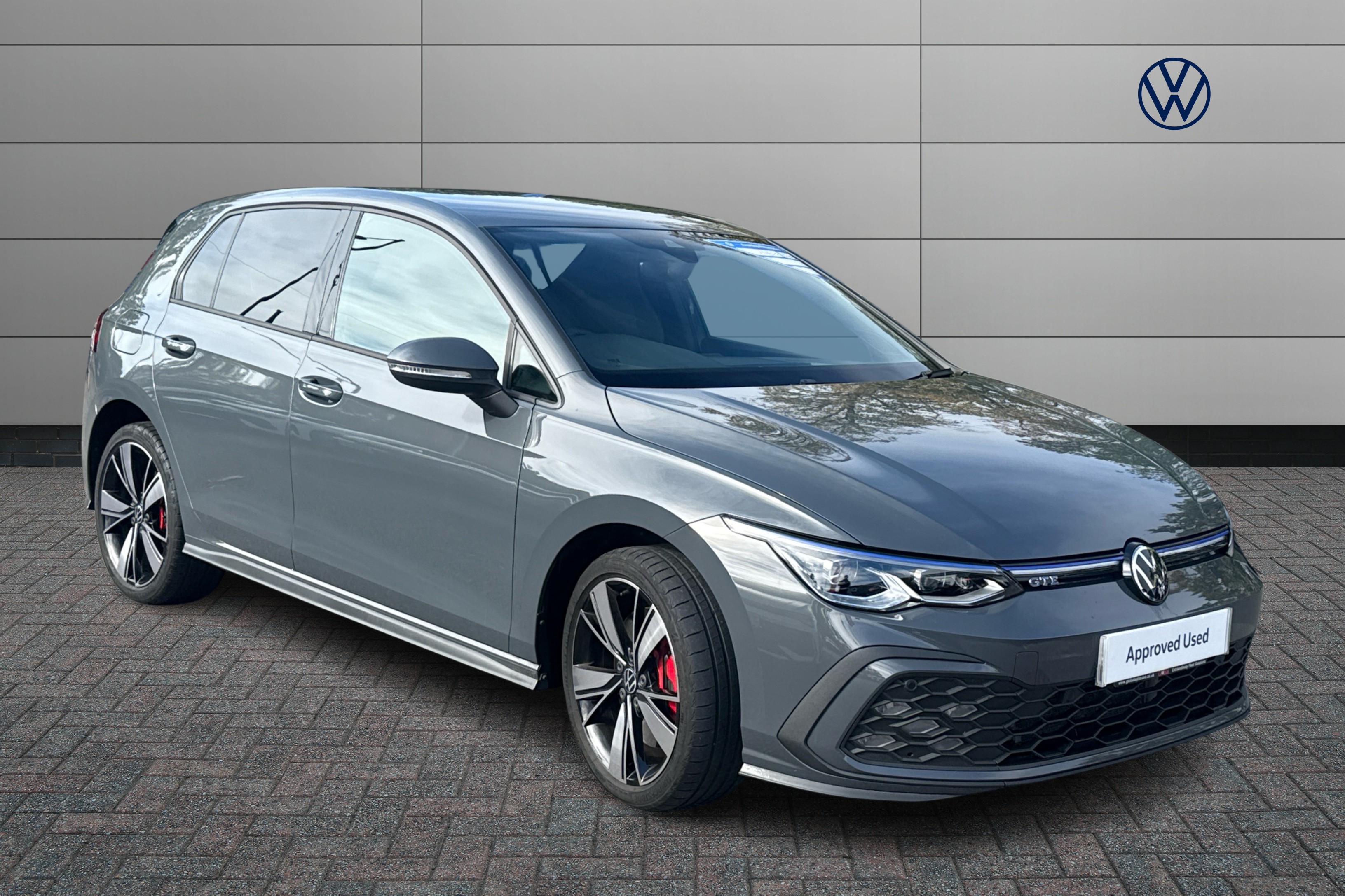 Main listing image - Volkswagen Golf GTE