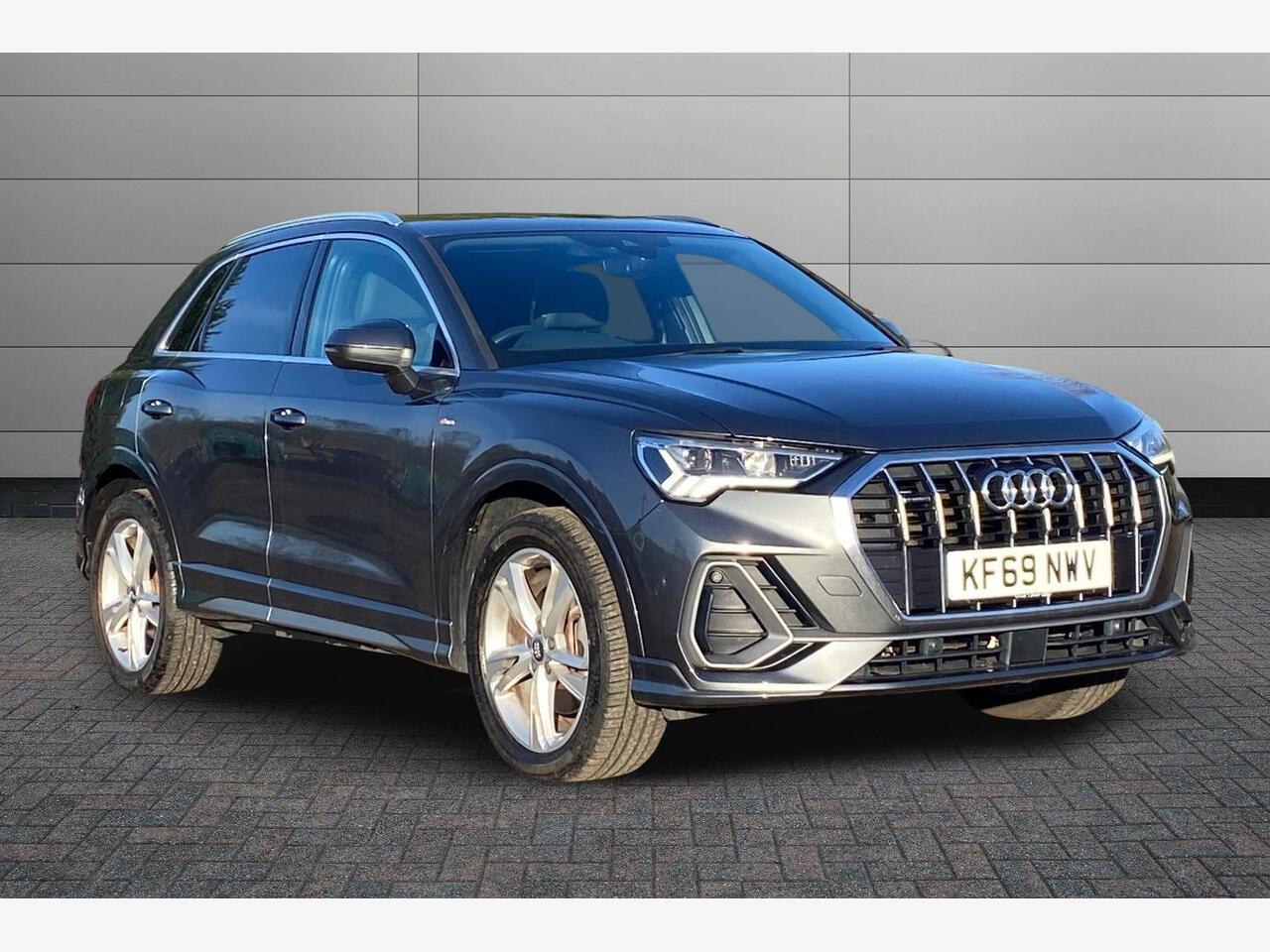 Main listing image - Audi Q3
