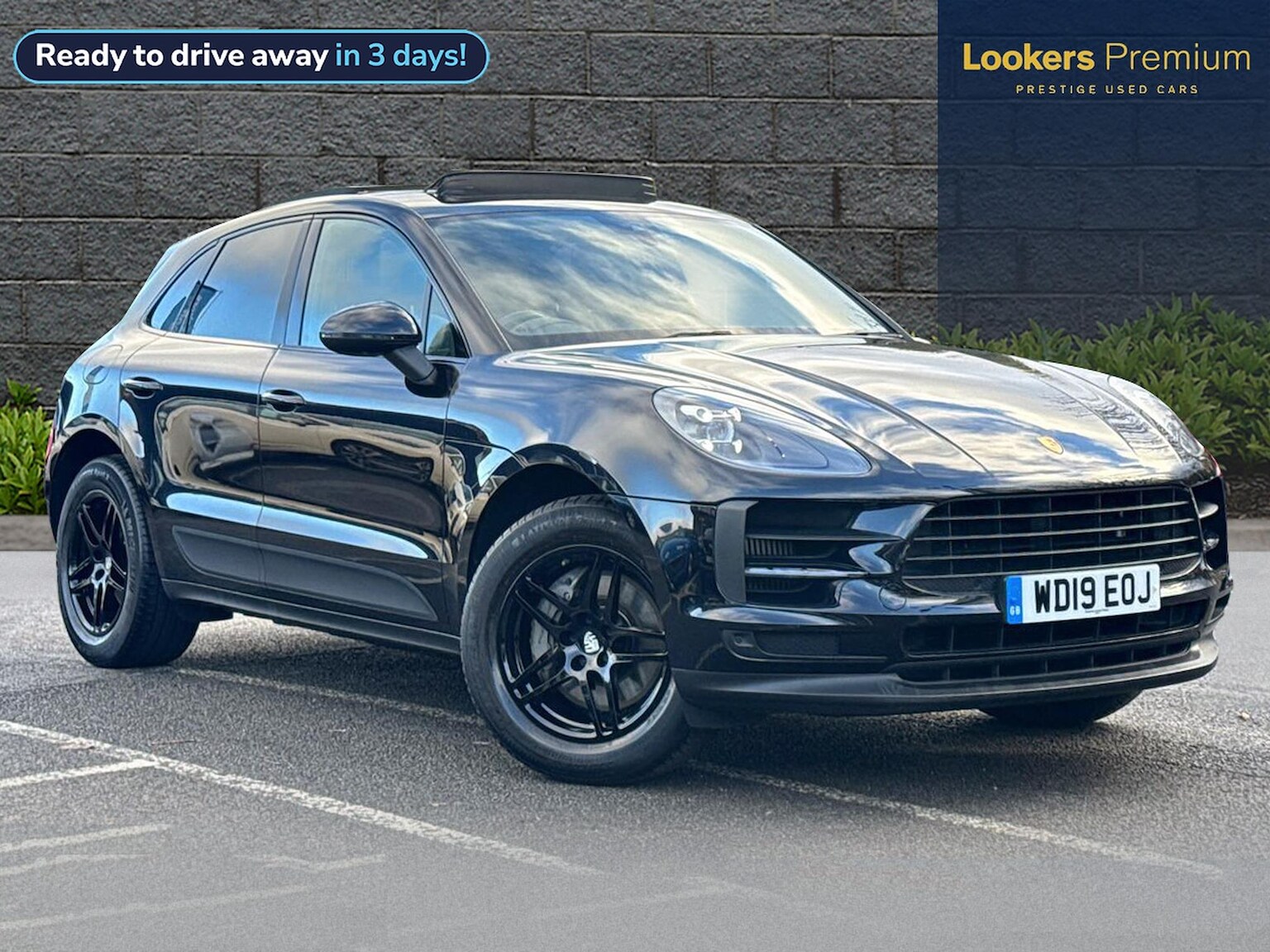 Main listing image - Porsche Macan