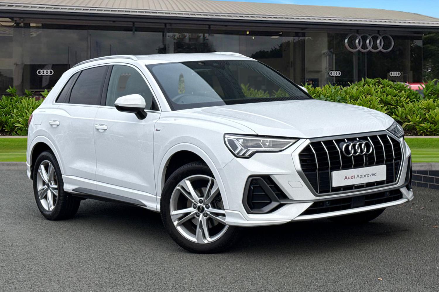 Main listing image - Audi Q3