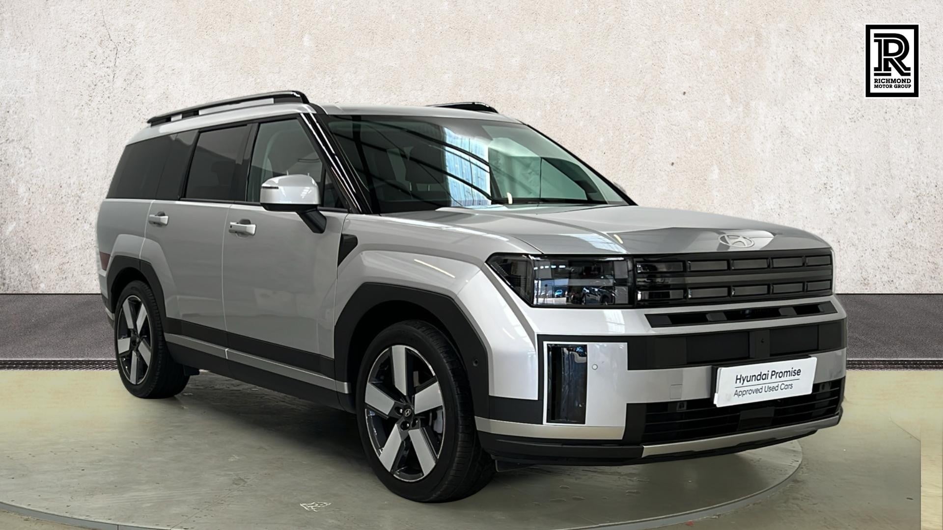 Main listing image - Hyundai Santa Fe