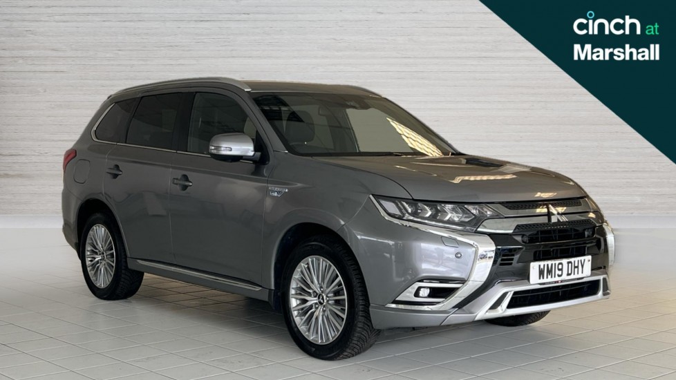 Main listing image - Mitsubishi Outlander