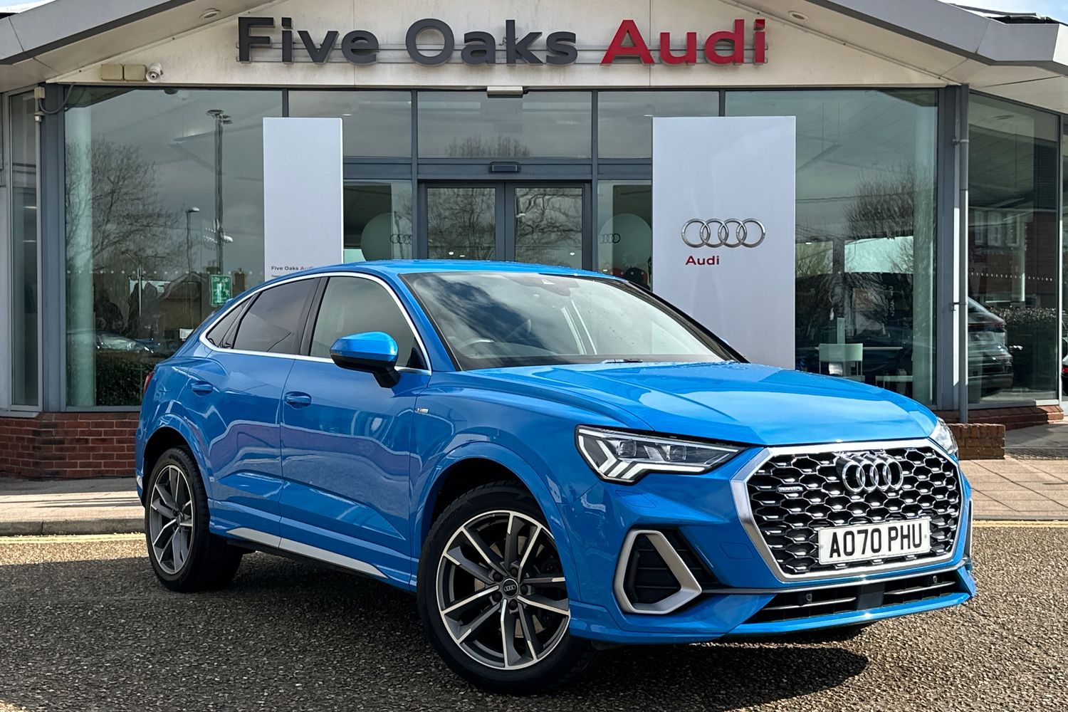 Main listing image - Audi Q3