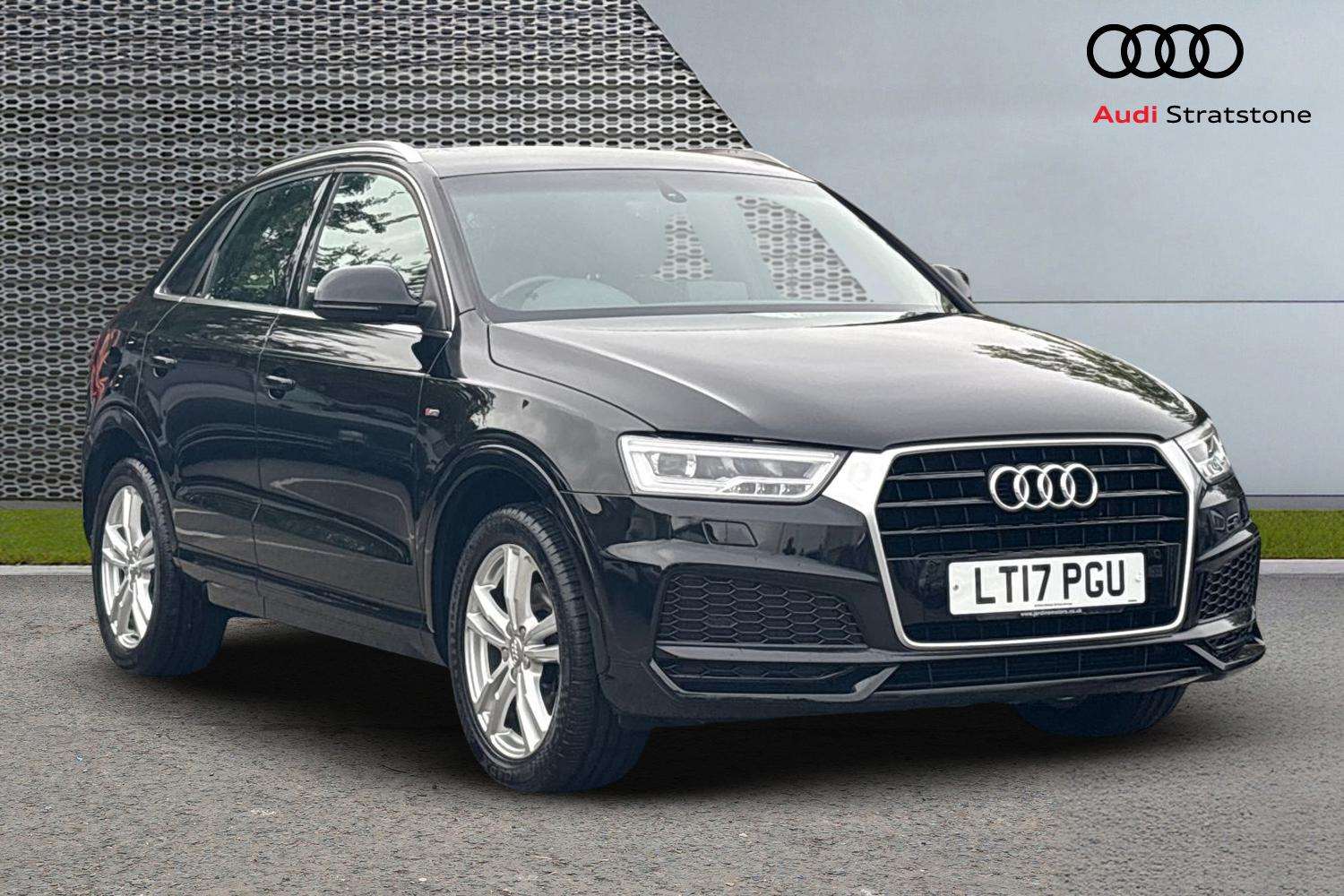 Main listing image - Audi Q3