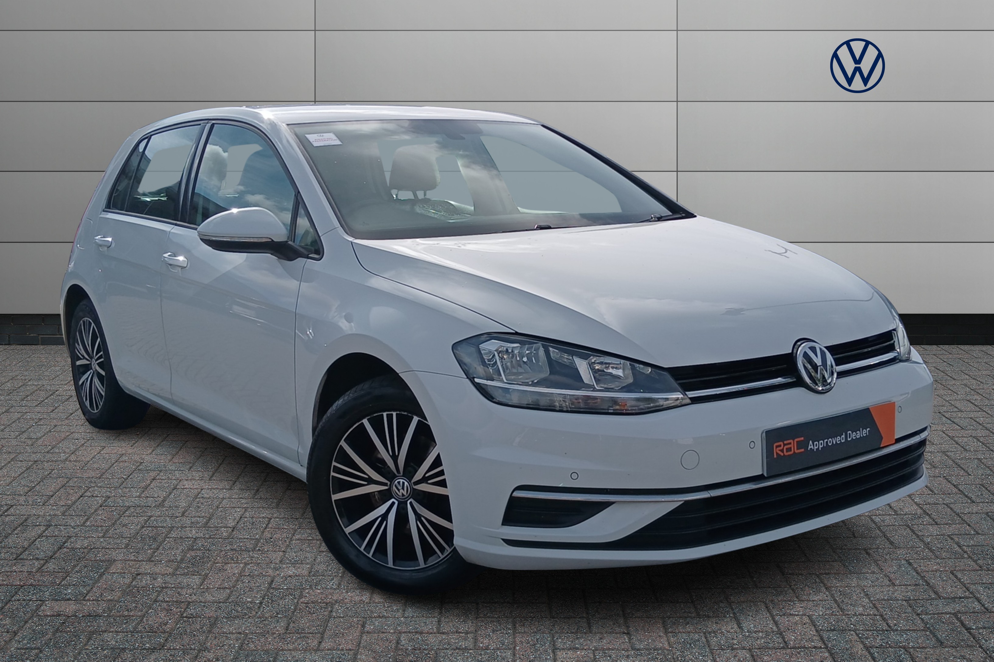 Main listing image - Volkswagen Golf