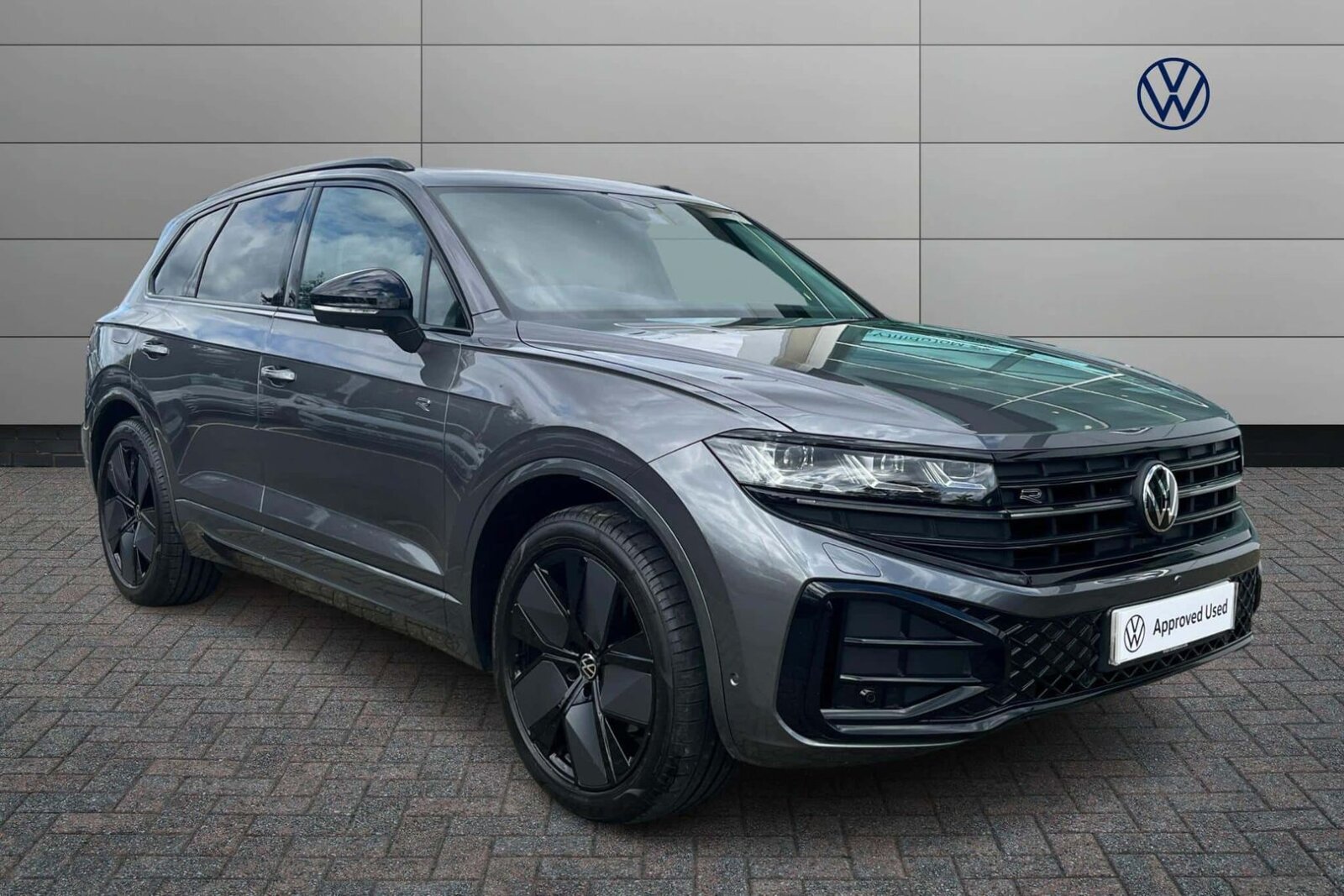 Main listing image - Volkswagen Touareg