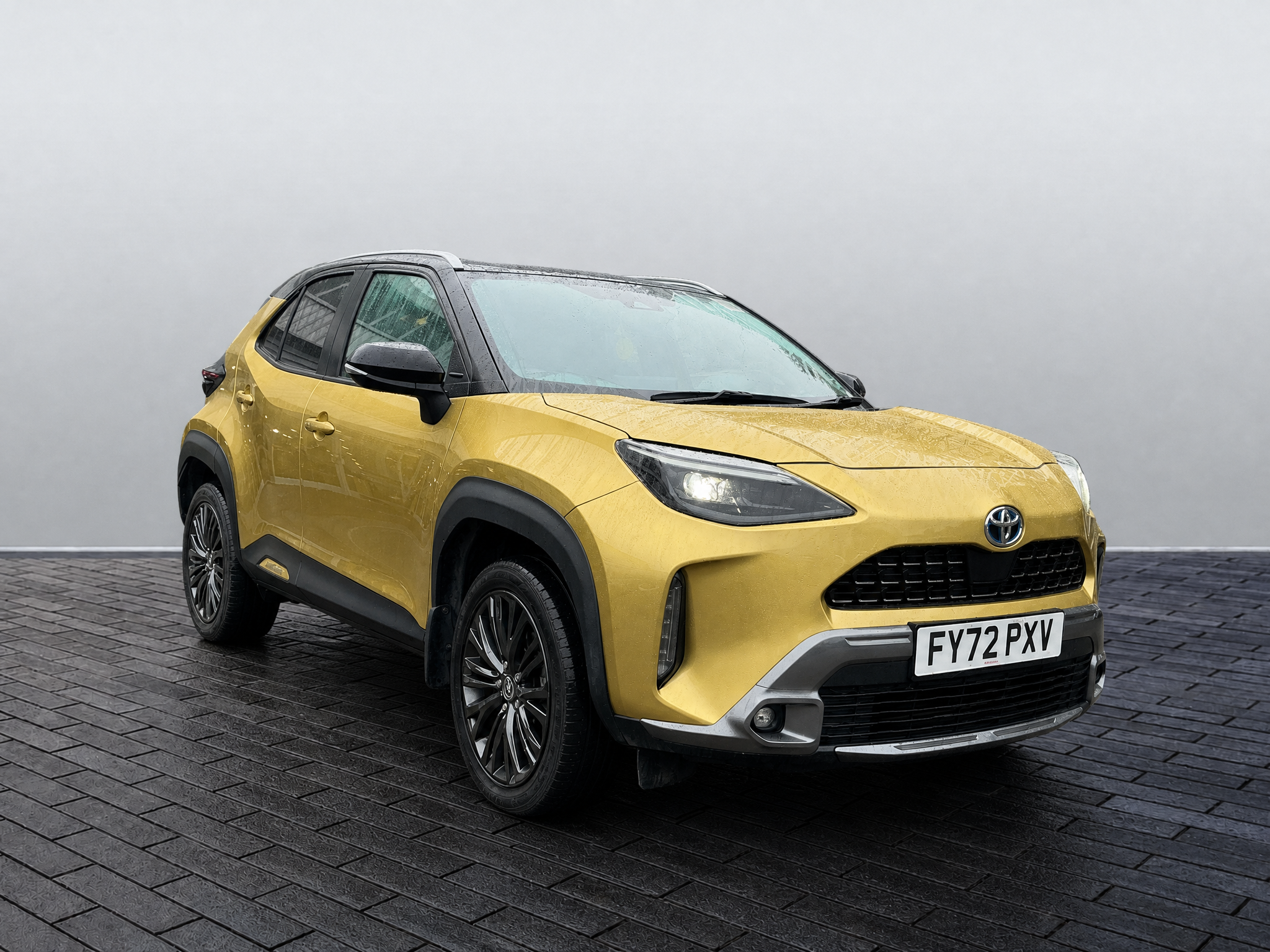 Main listing image - Toyota Yaris Cross