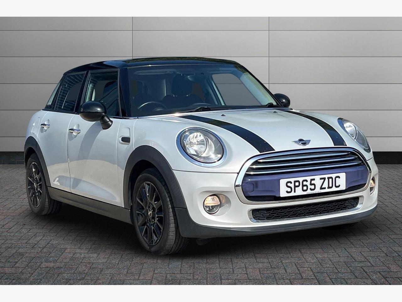 Main listing image - MINI Hatchback 5dr