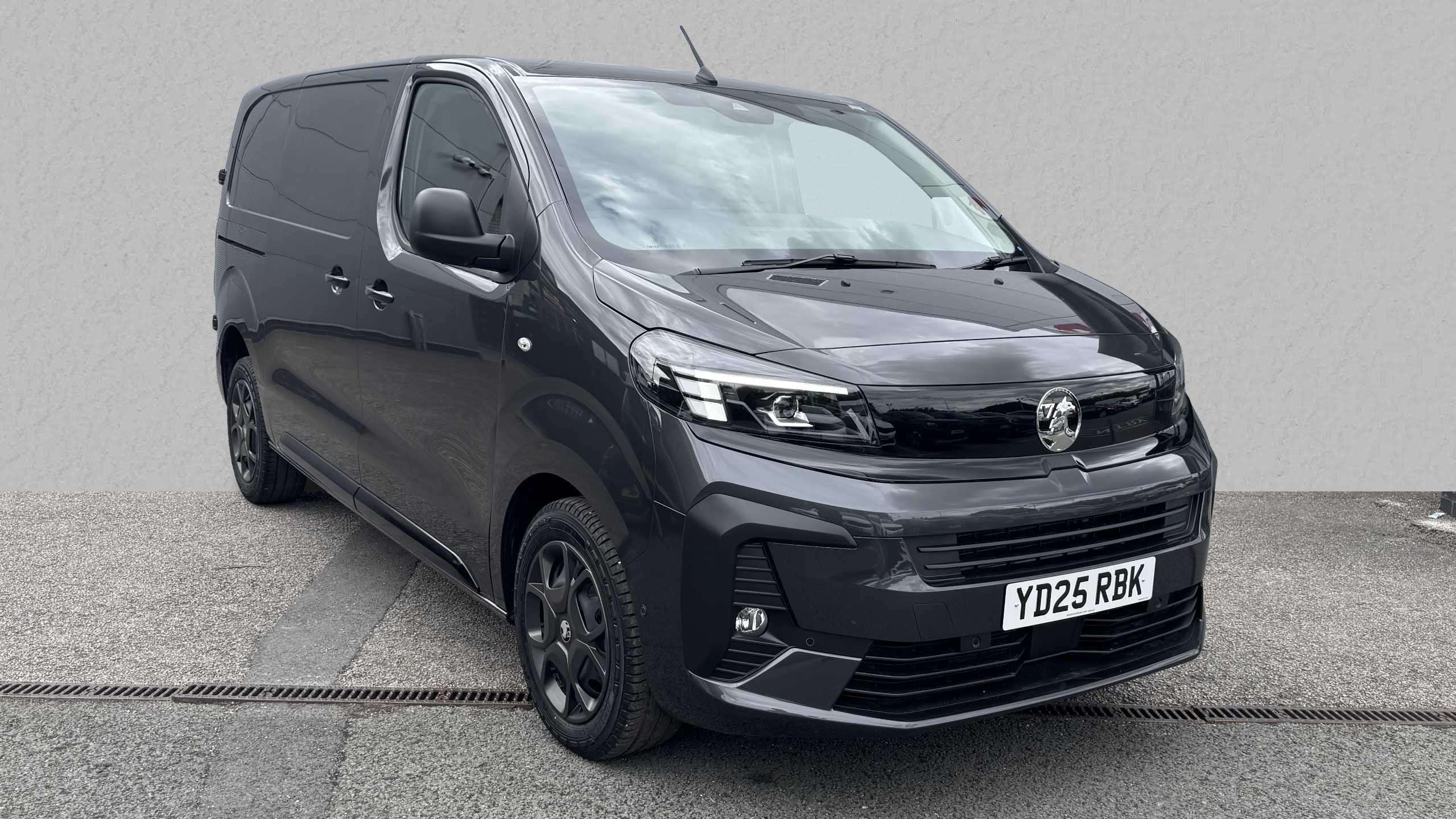 Main listing image - Vauxhall Vivaro