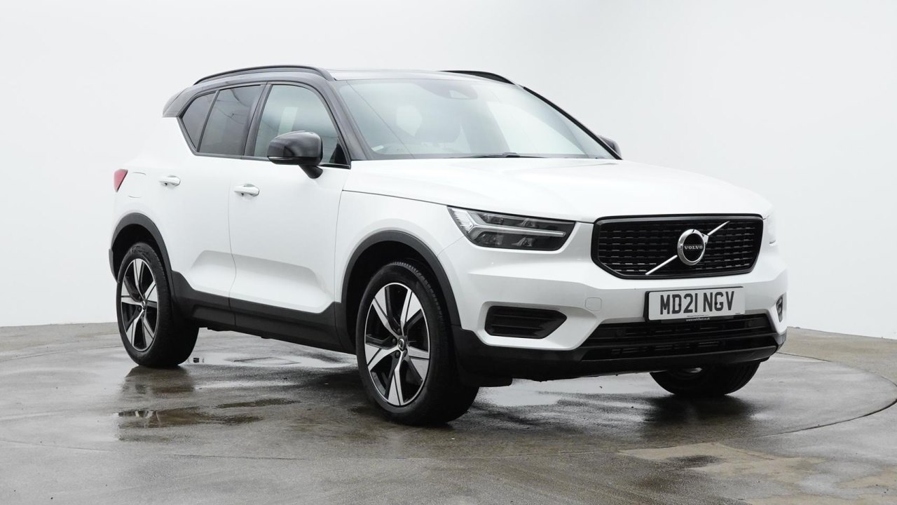 Main listing image - Volvo XC40 Recharge