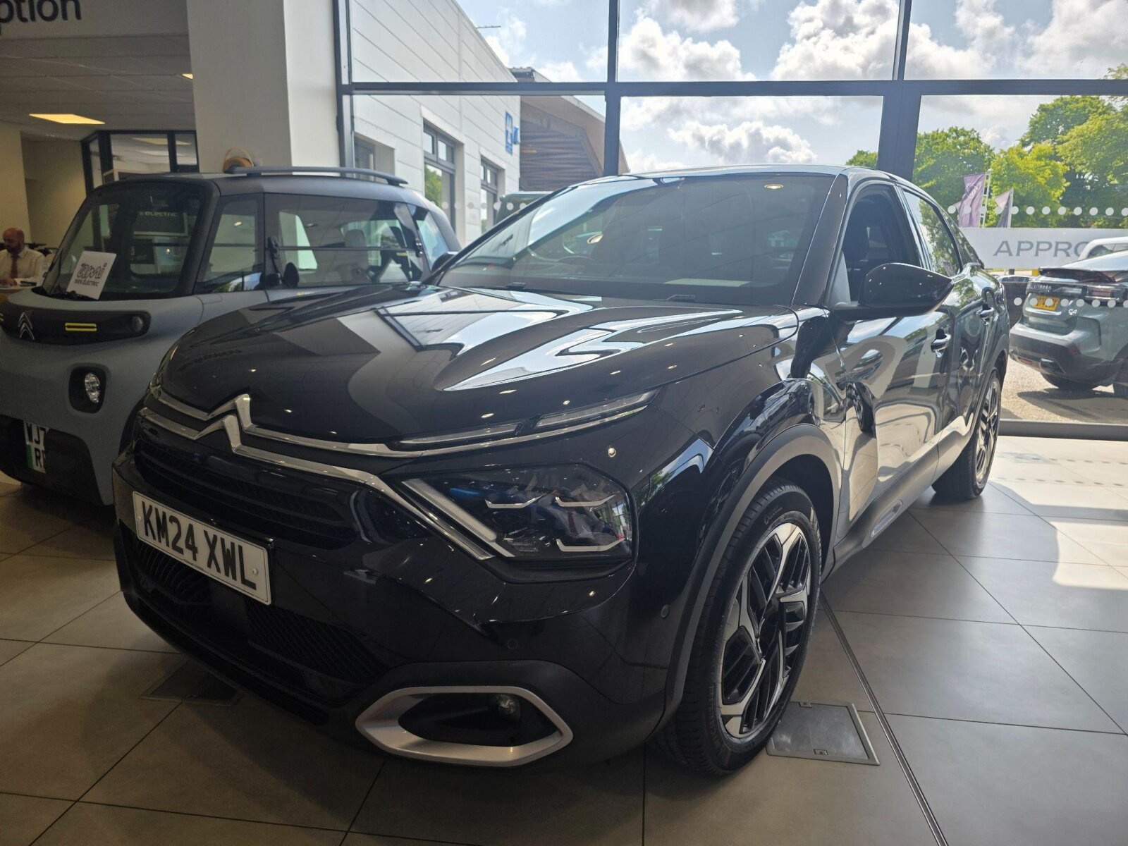 Main listing image - Citroen C4
